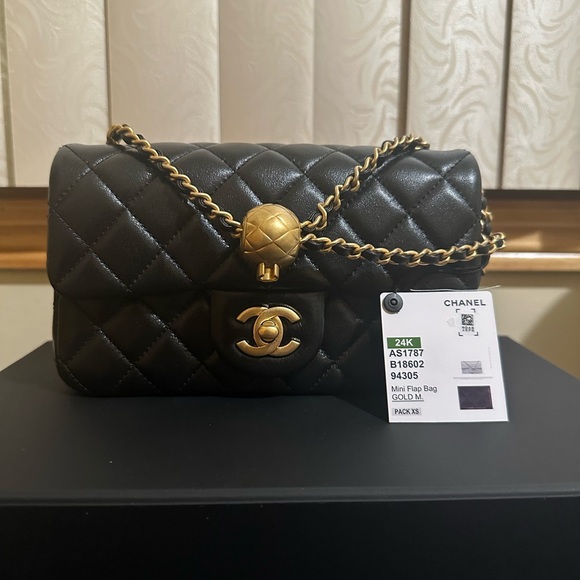 Chanel NIB Pearl Crush Black Mini Rectangle in Age Gold Hardware - Picture 2 of 11